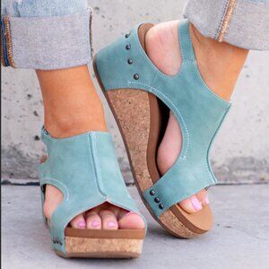 Turquoise Wedge by Very G